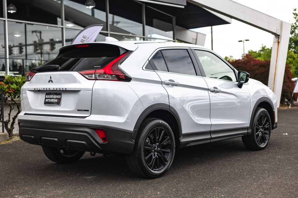 2026 Mitsubishi Eclipse Cross LE thumbnail 7