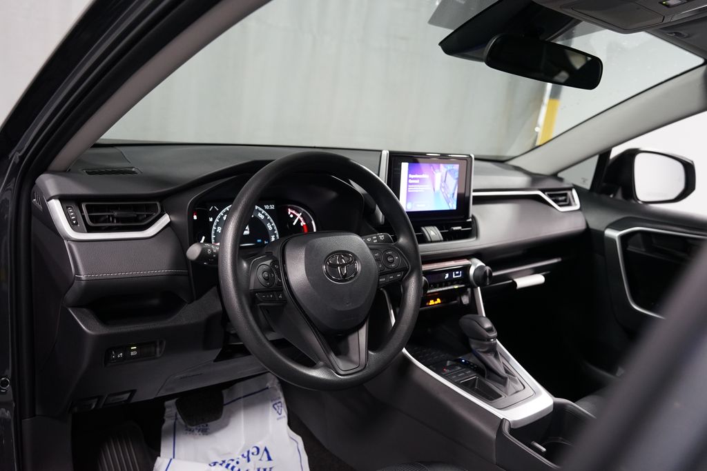 Thumbnail: 2025 Toyota RAV4 - 11