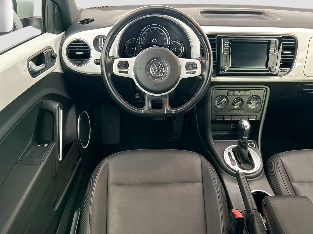 Thumbnail: 2016 Volkswagen Beetle - 10