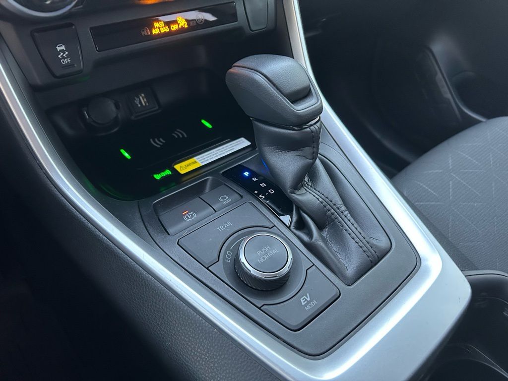 Thumbnail: 2025 Toyota RAV4 - 27