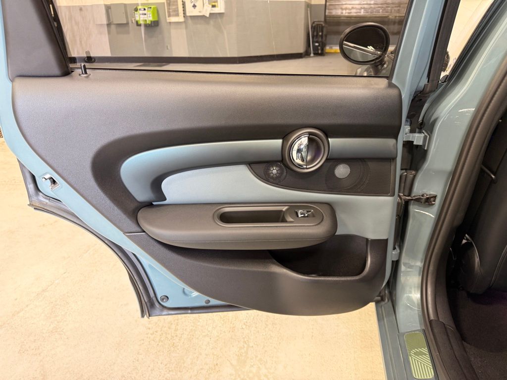 Thumbnail: 2023 MINI Cooper Clubman - 21