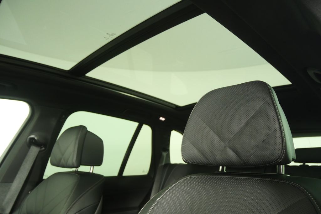 Thumbnail: 2025 BMW X5 - 12