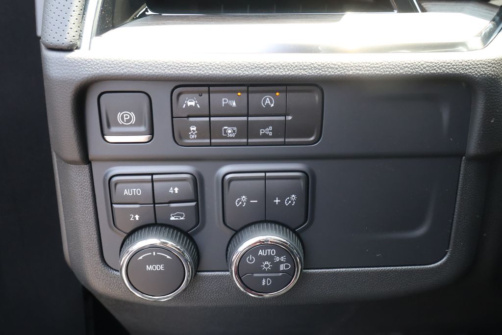 Thumbnail: 2025 Chevrolet Tahoe - 20