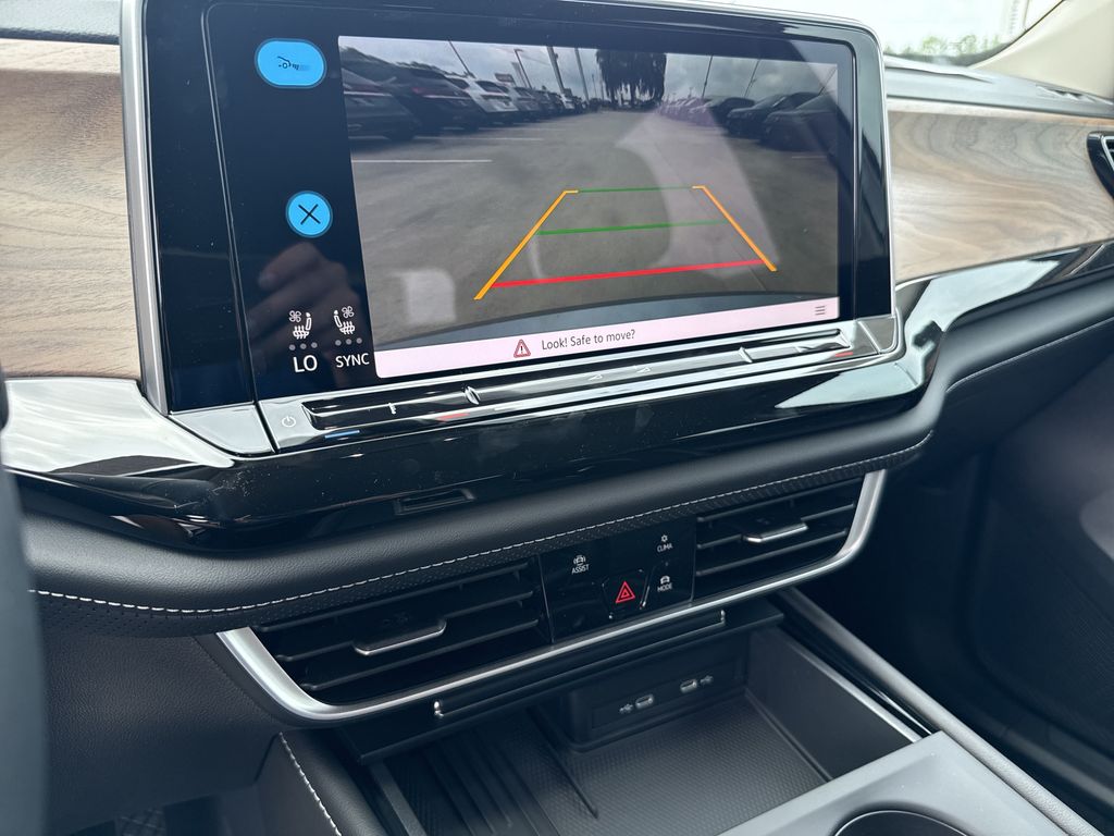 2026 Volkswagen Atlas 2.0T SE Silver at Bayshore Chrysler Jeep Dodge Ram