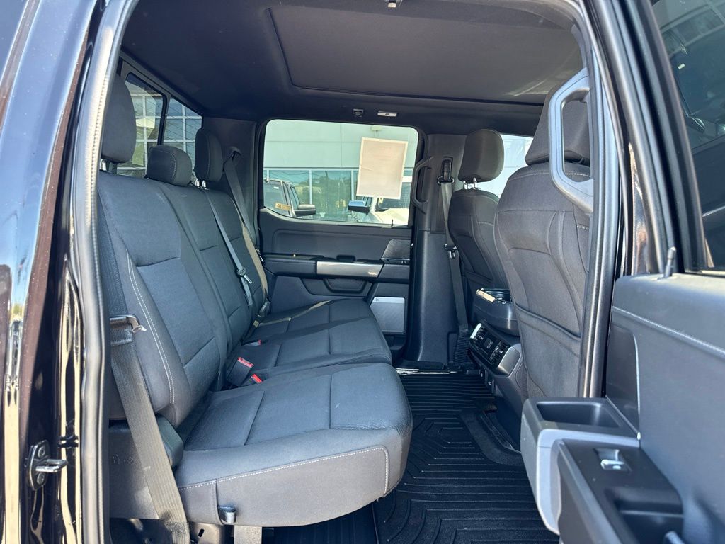 Used 2022 Black Ford XLT image 18