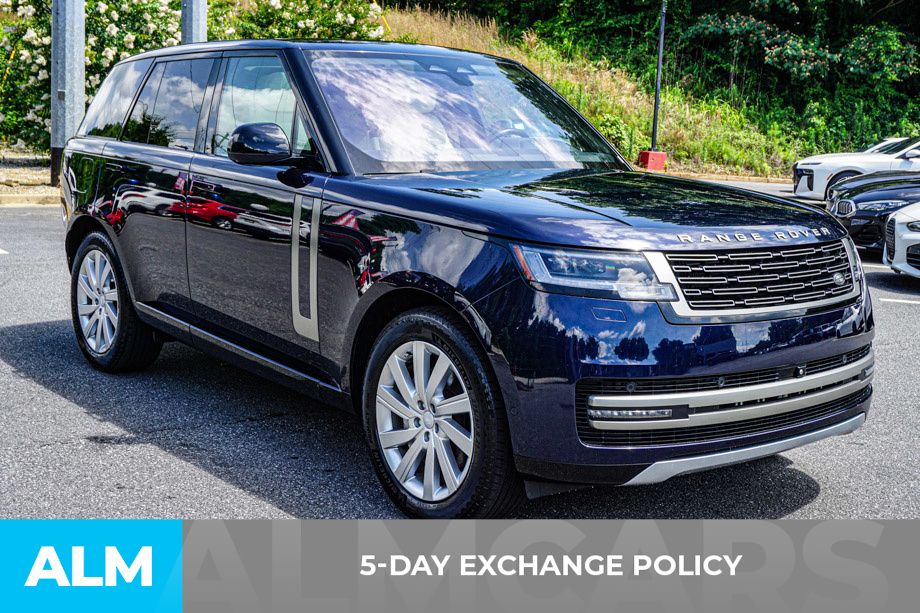 Used 2023 Blue Land Rover SE image 4