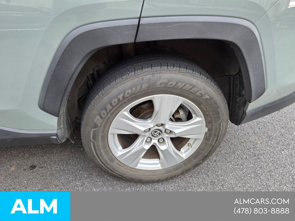 Used 2019 Green Toyota XLE image 7