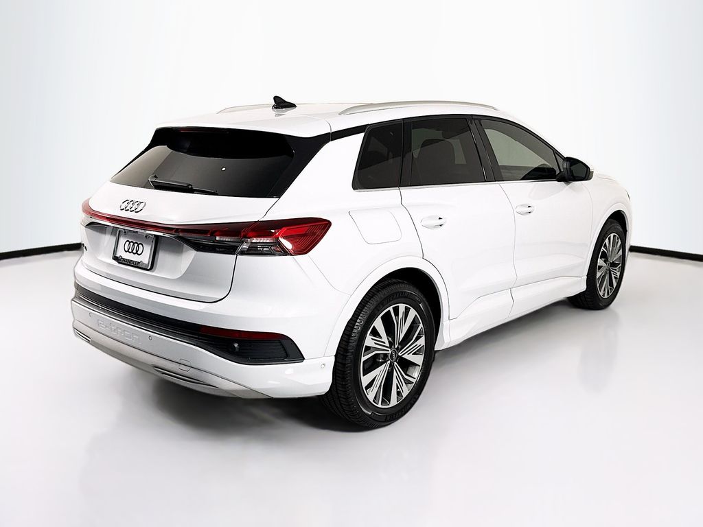 Thumbnail: 2023 Audi Q4 e-tron - 5