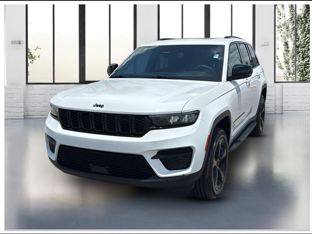 2023 Jeep Grand Cherokee Altitude 4x4's photo