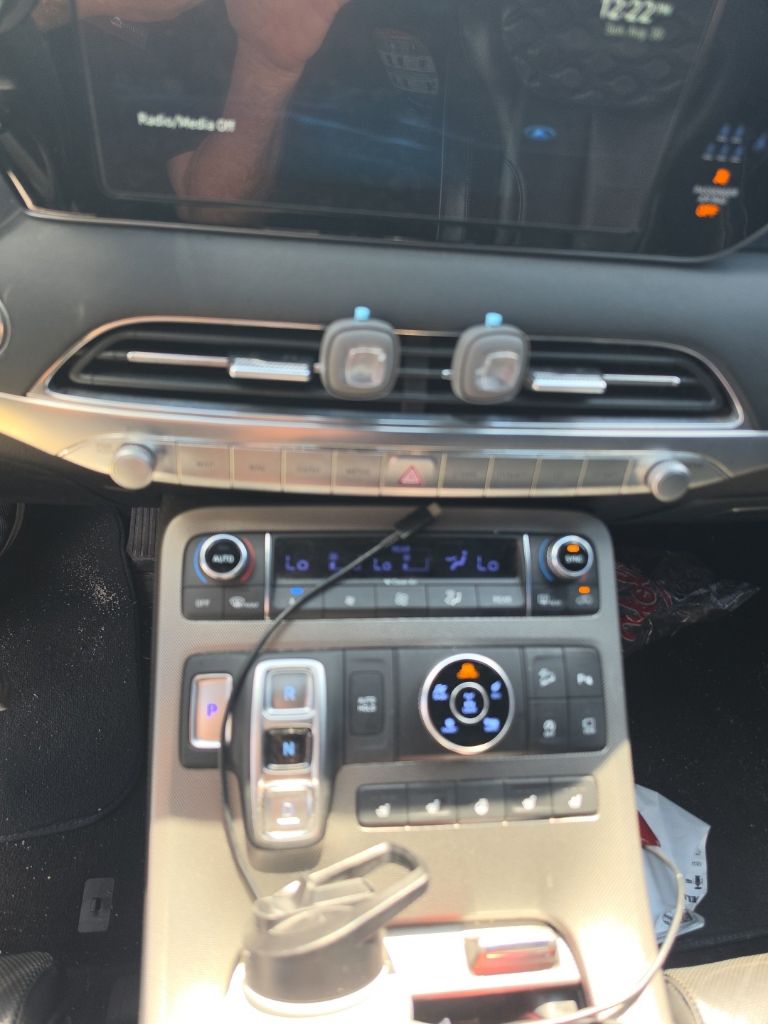 Used 2022 Silver Hyundai Calligraphy image 5