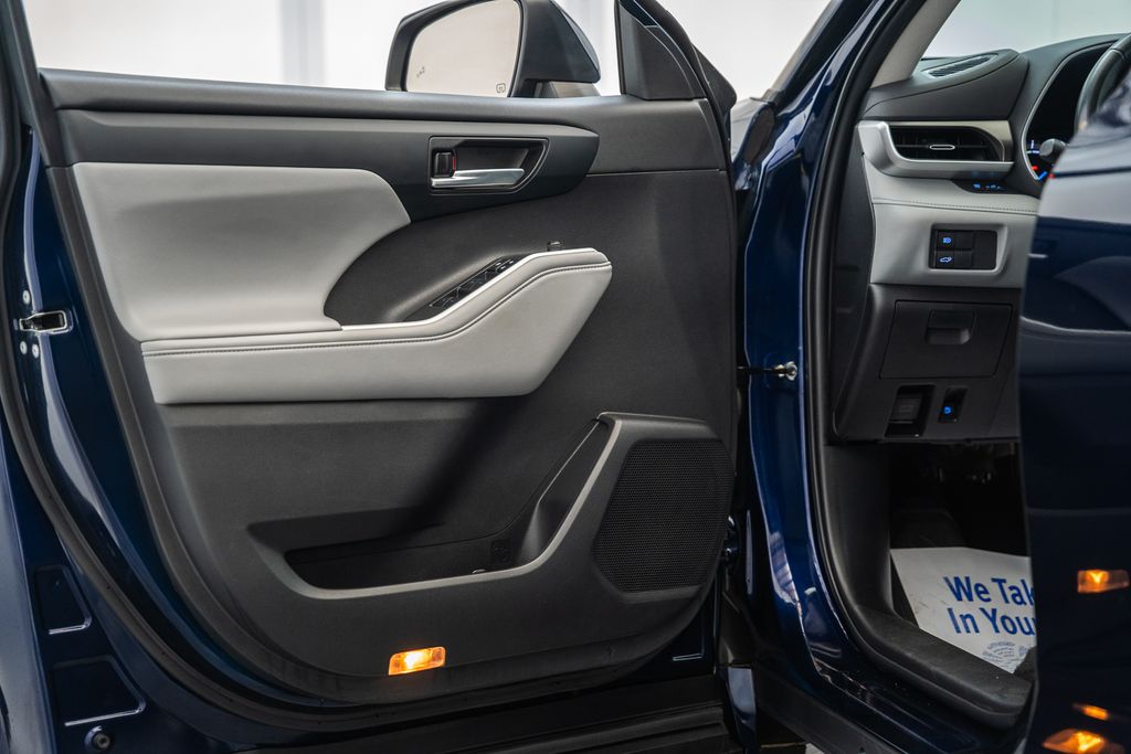 ToyotaHighlander Hybrid43
