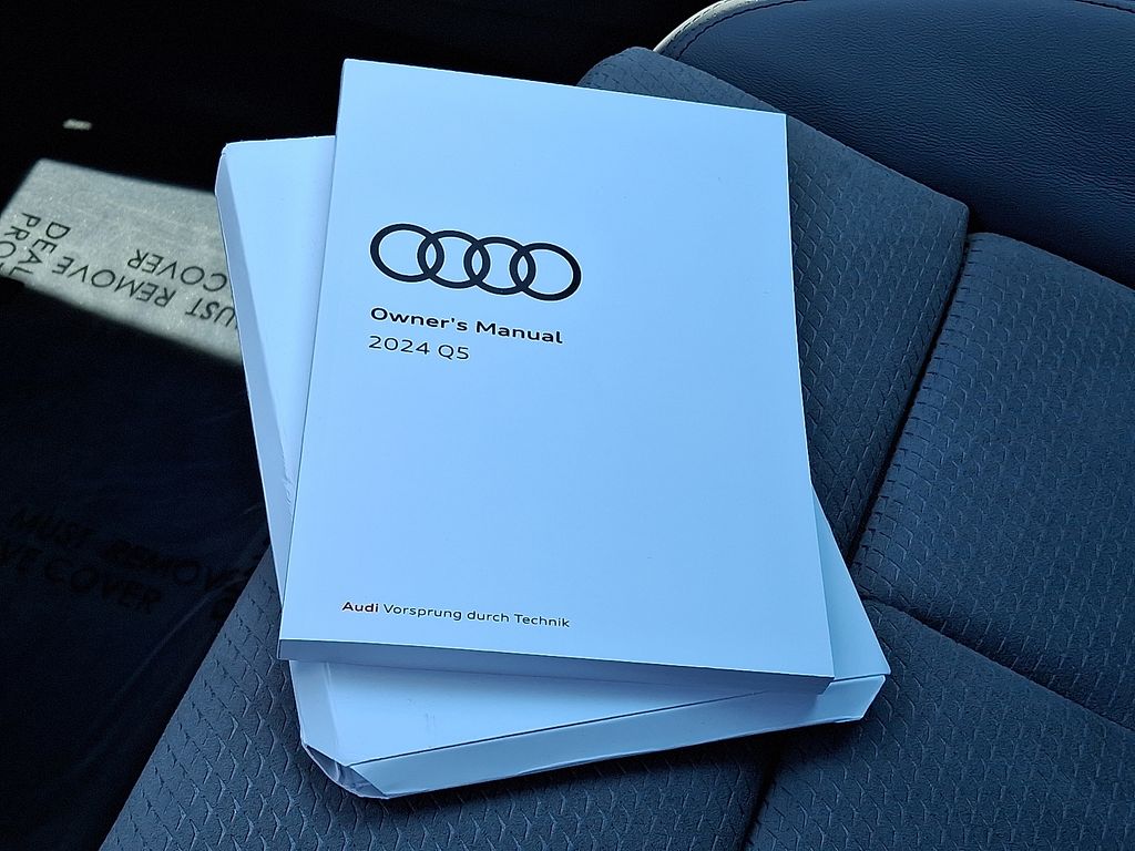Thumbnail: 2024 Audi SQ5 - 28