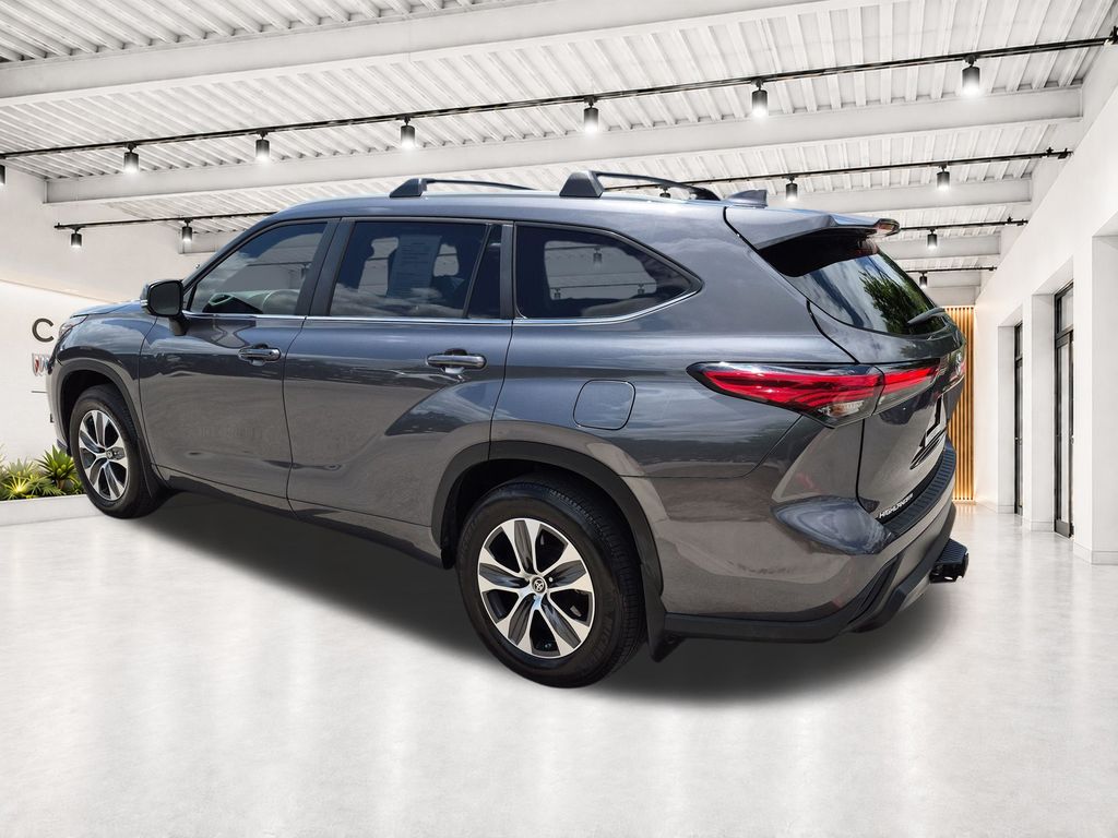 Used Car 2023 Toyota Highlander  Xle For Sale Under $40,000 In Austin, Texas