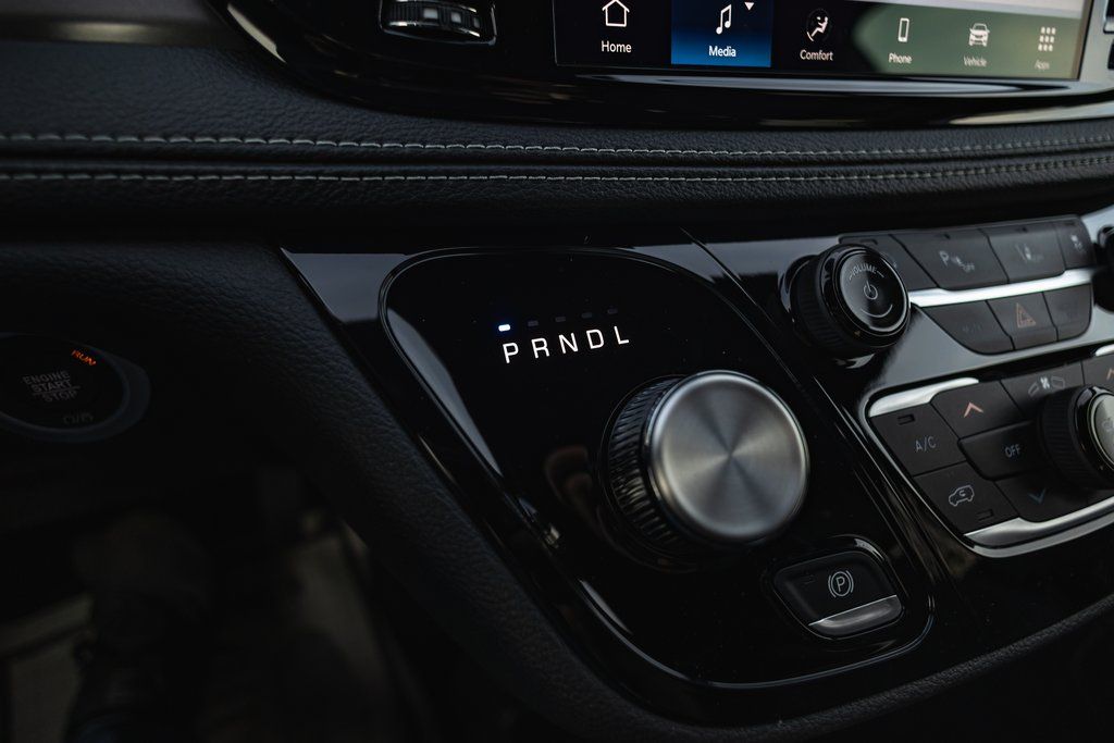 2026 Chrysler Pacifica Select thumbnail 14