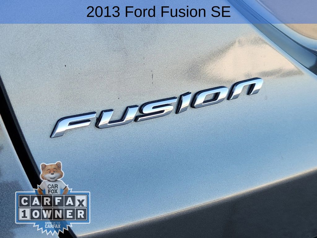 2013 Ford Fusion SE 13