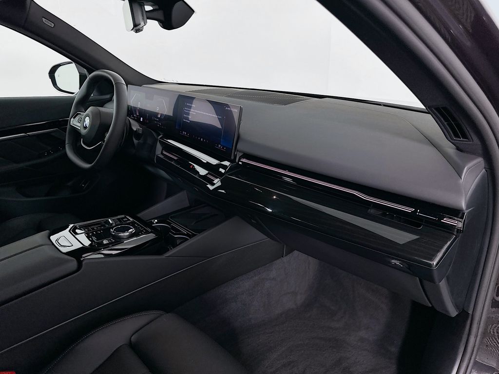 Thumbnail: 2025 BMW 5 Series - 30