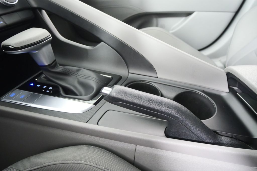Thumbnail: 2024 Hyundai Elantra - 28