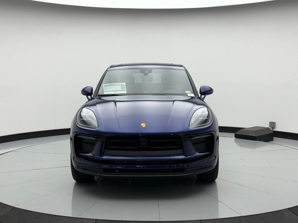 2024 Porsche Macan  2