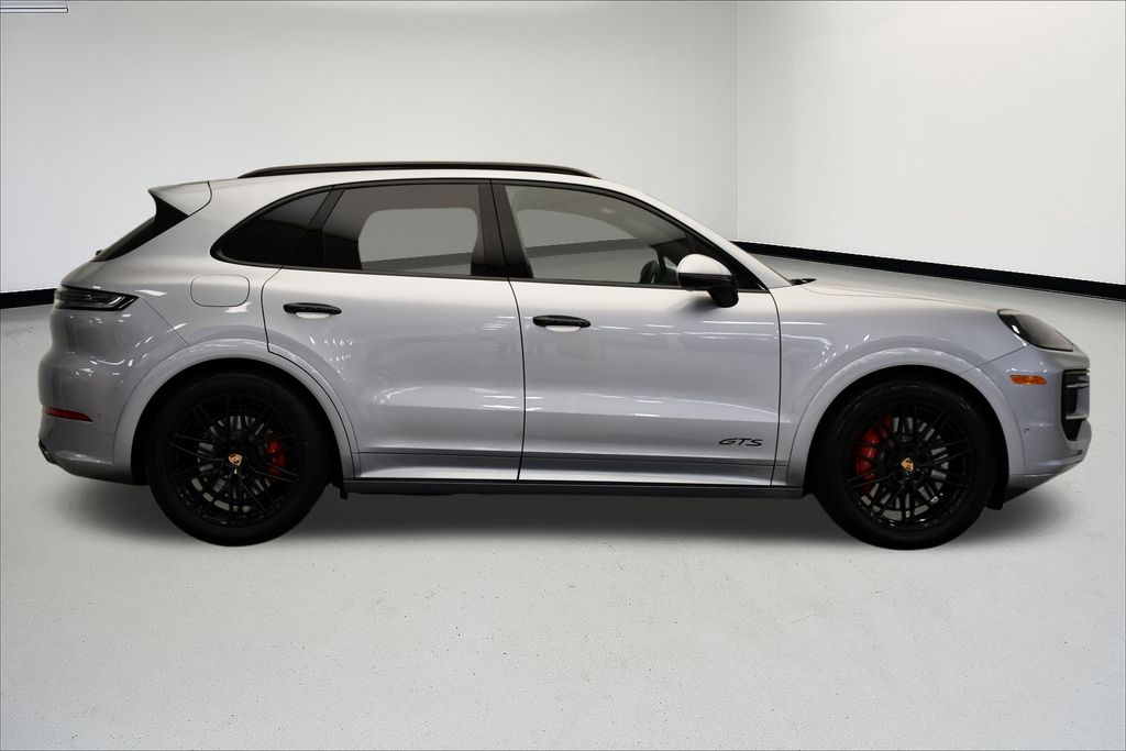 Thumbnail: 2026 Porsche Cayenne - 8