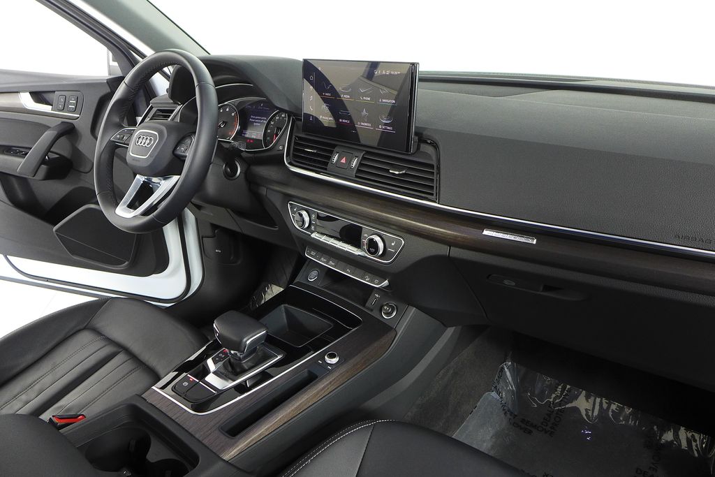 Thumbnail: 2023 Audi Q5 - 13
