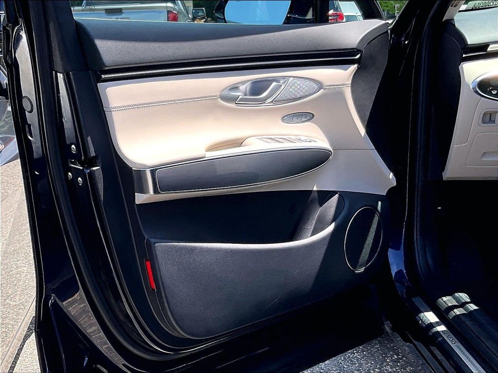2026 Genesis GV70 — photo 9