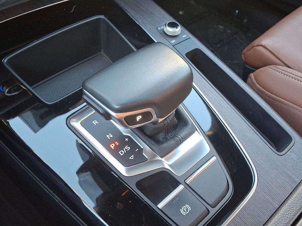 Thumbnail: 2022 Audi Q5 - 15