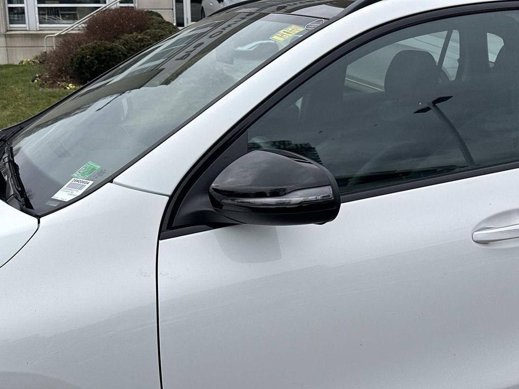 Thumbnail: 2022 Mercedes-Benz GLA - 13