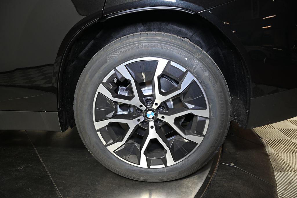 Thumbnail: 2025 BMW X3 - 13