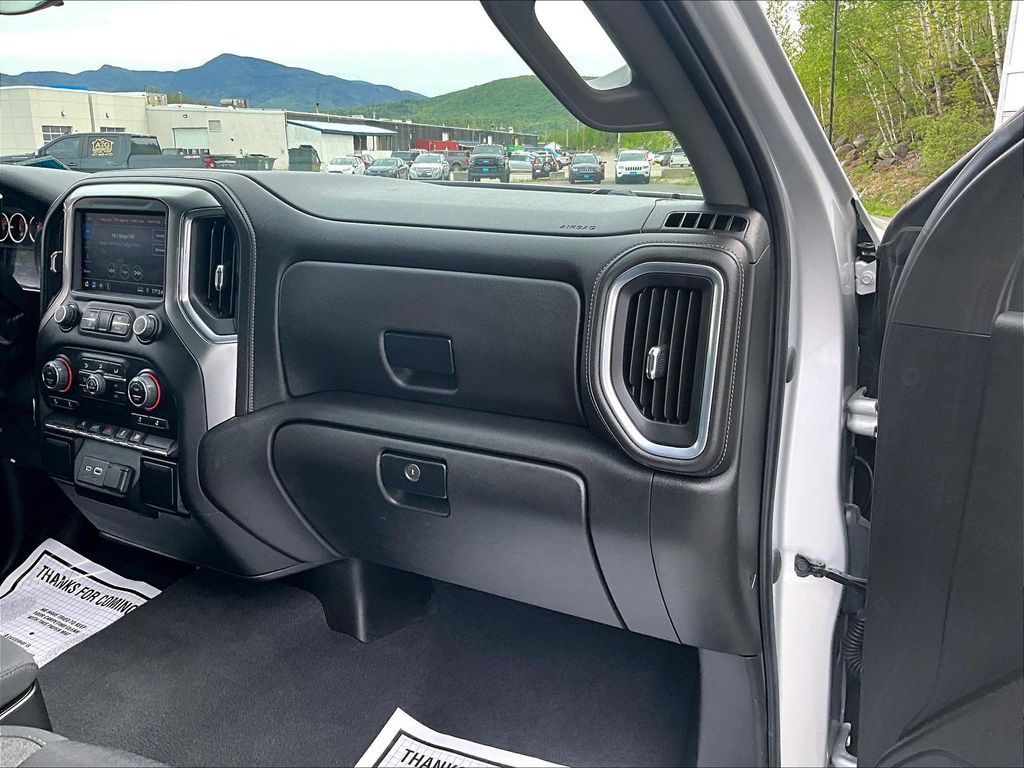 2021 Chevrolet Silverado 1500 — photo 13