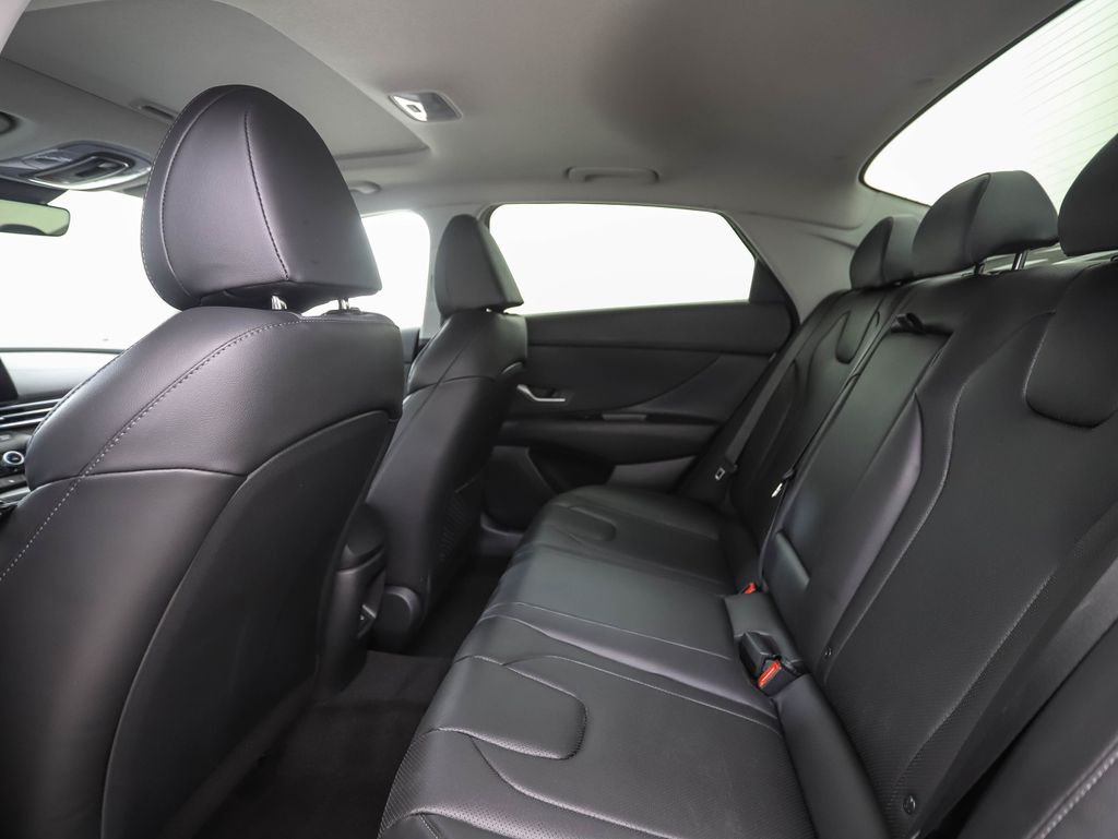 2024 Hyundai Elantra Limited Edition 19