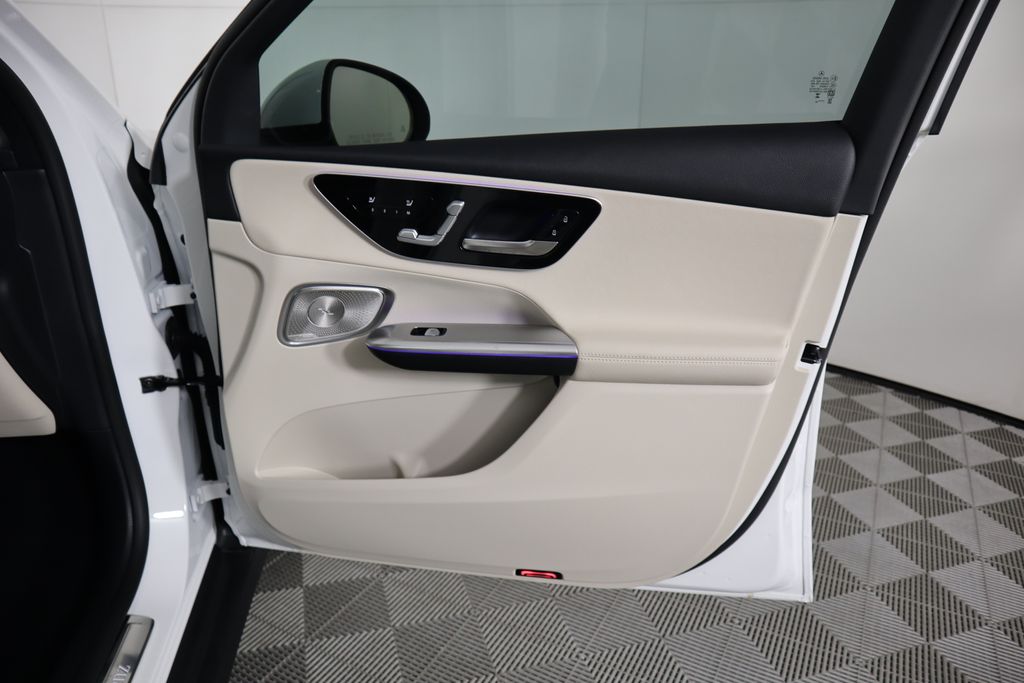 2025 Mercedes-Benz GLC 300 27