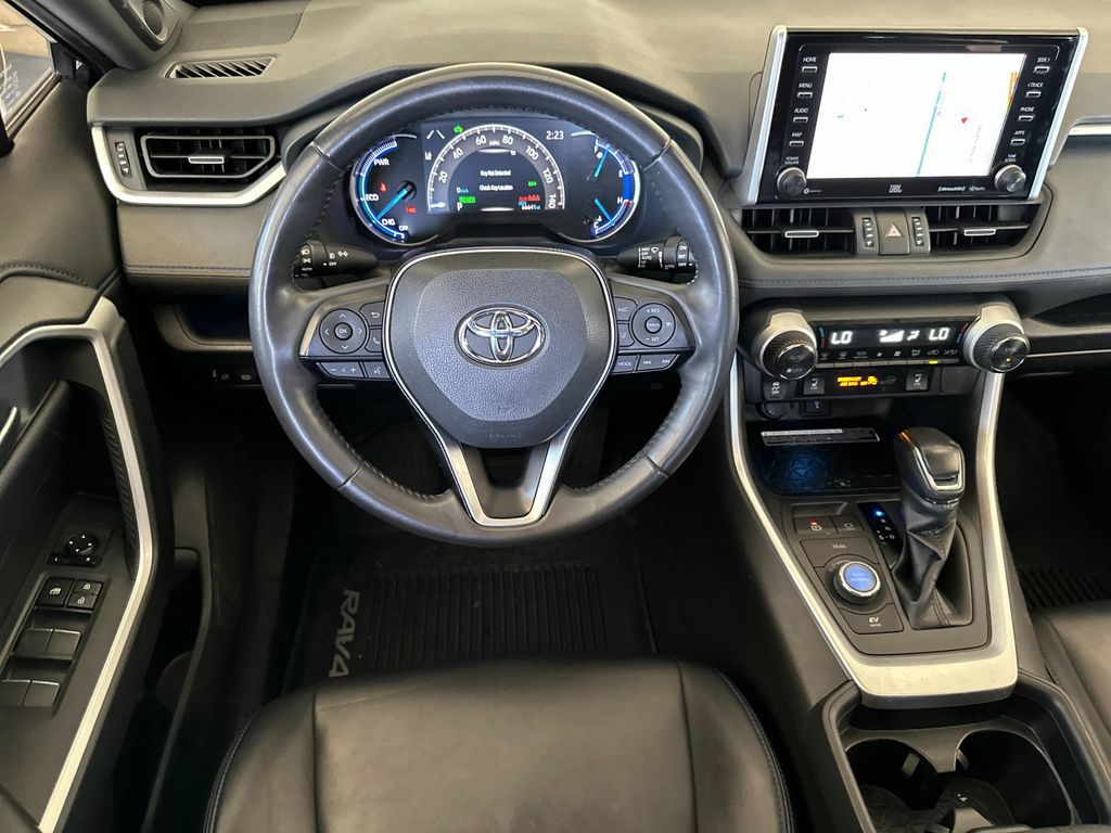 2020 Toyota RAV4 XSE - Photo 13