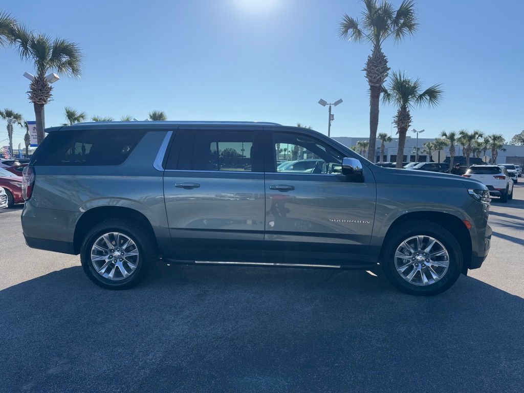 2023 Chevrolet Suburban Premier 9