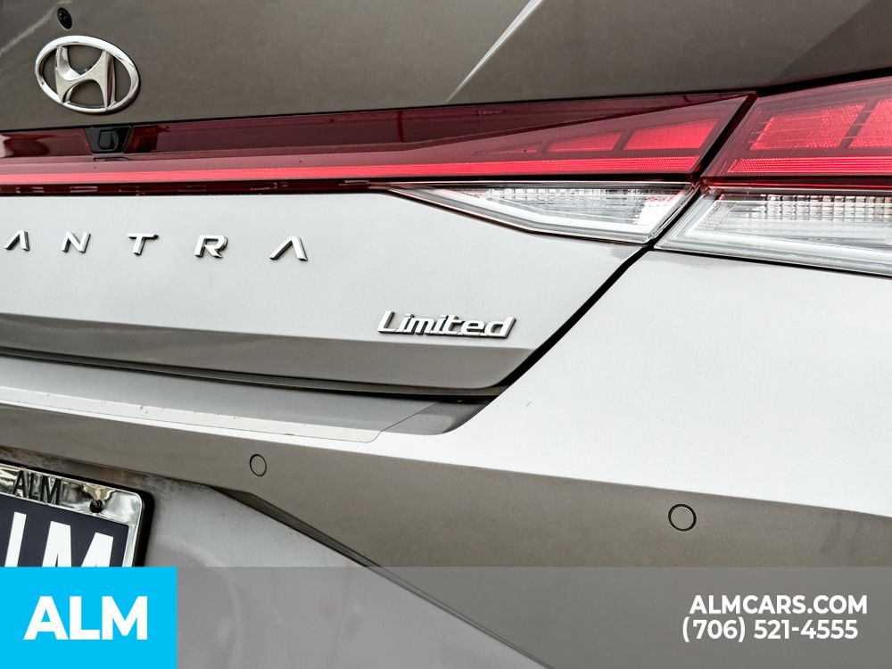 Used 2022 Silver Hyundai Limited image 6