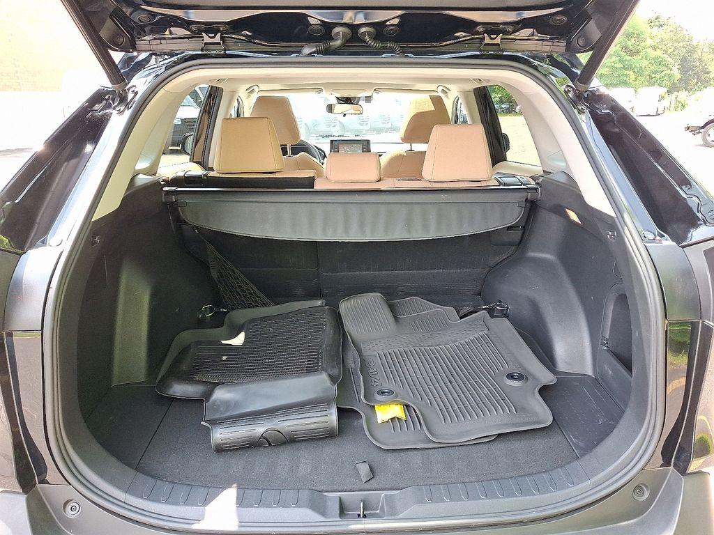 2021 Toyota RAV4 XLE 30