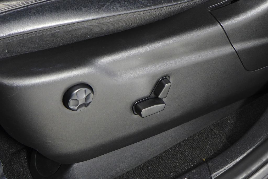 Thumbnail: 2022 Jeep Grand Cherokee - 21