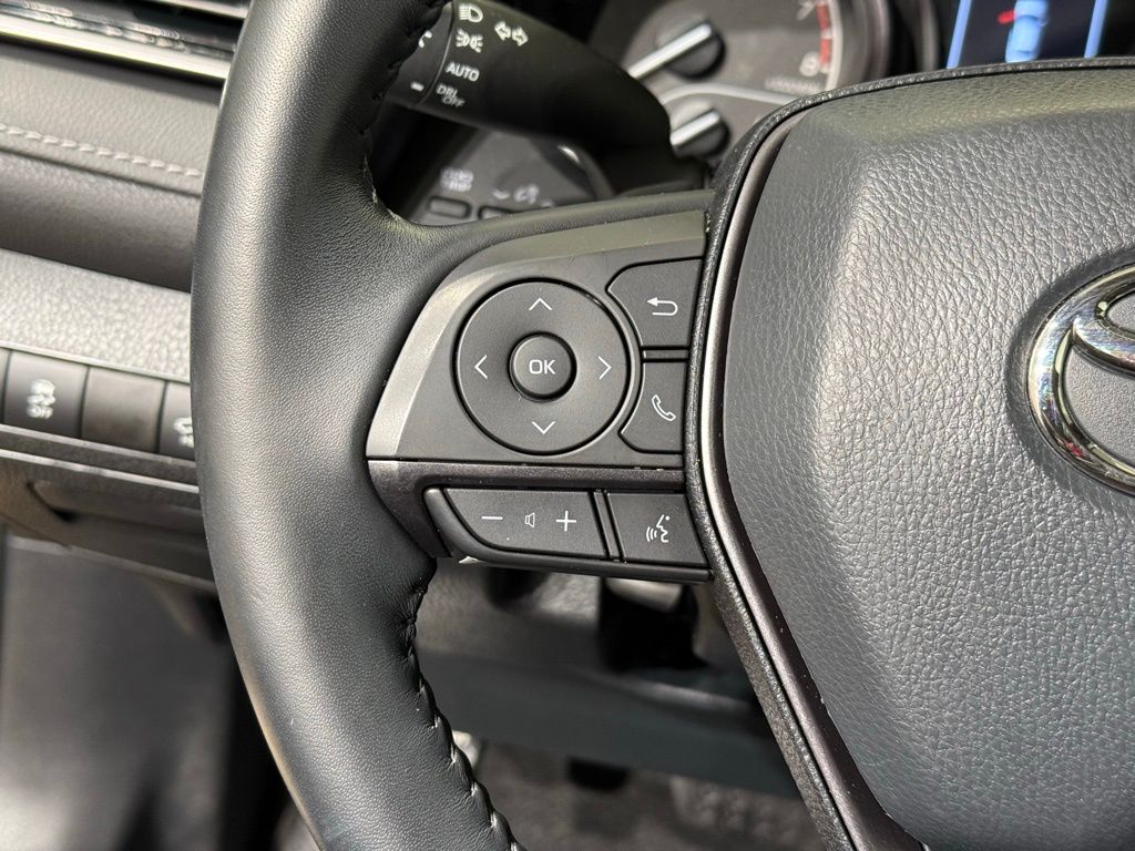 Thumbnail: 2023 Toyota Camry - 21