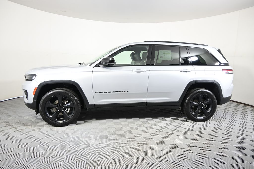 Used 2024 Jeep Grand Cherokee Altitude with VIN 1C4RJHAG3RC699635 for sale in Forest Lake, Minnesota