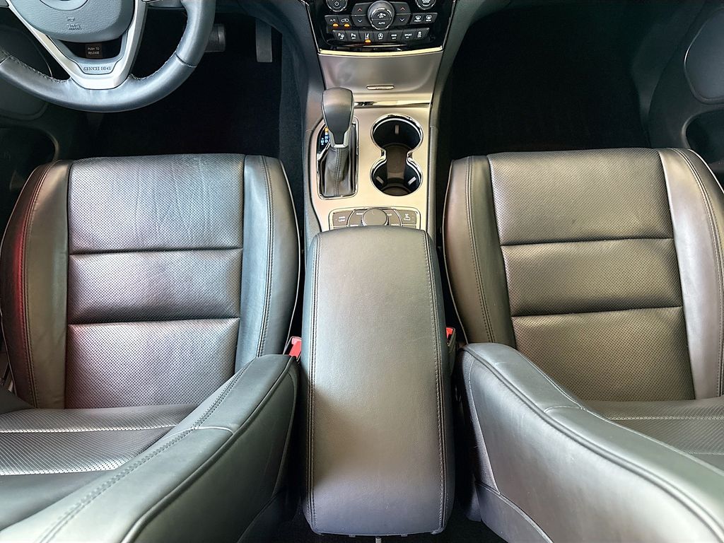 Thumbnail: 2020 Jeep Grand Cherokee - 16