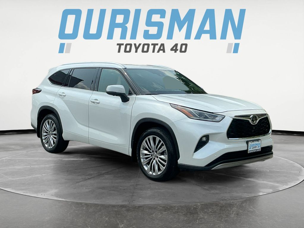 Pearl 2026 Toyota Highlander SUV / Crossover All-Wheel Drive 8-Speed Automatic