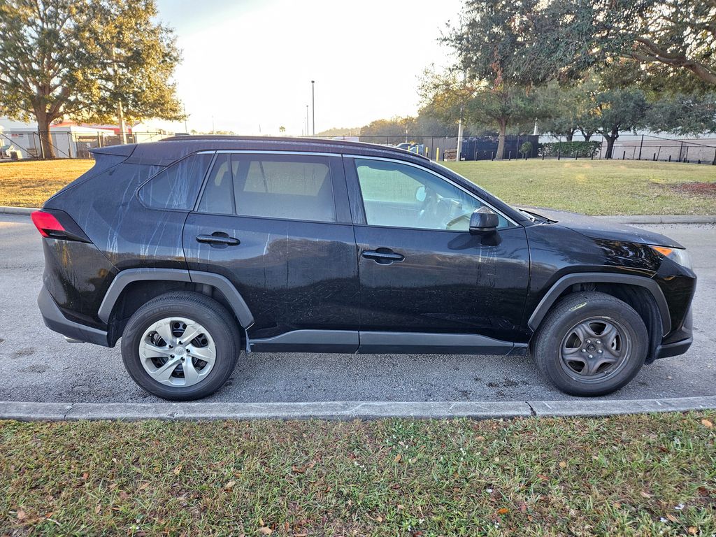 2021 Toyota RAV4 LE 6