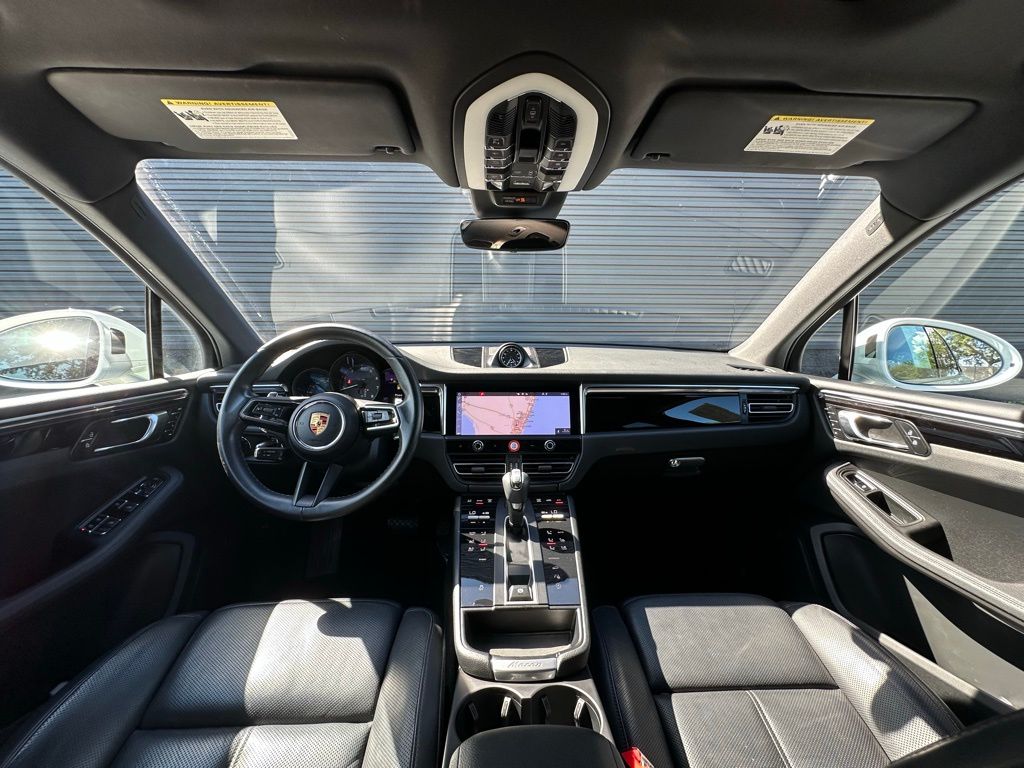 2022 Porsche Macan  32