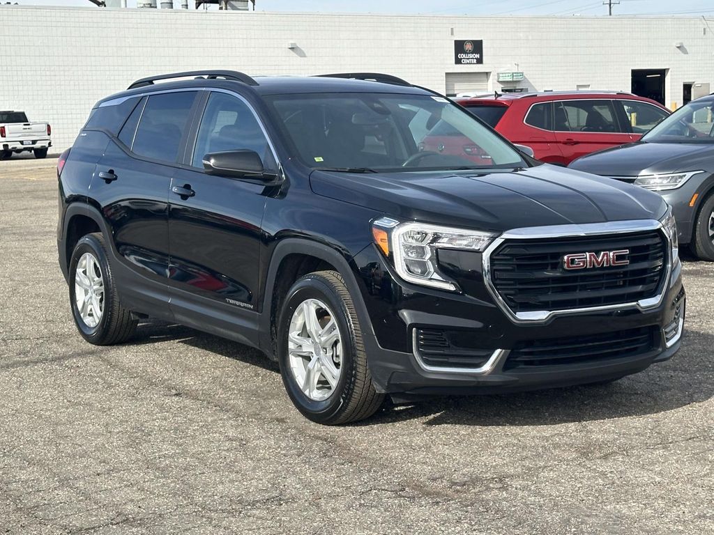 View vehicle photo 7