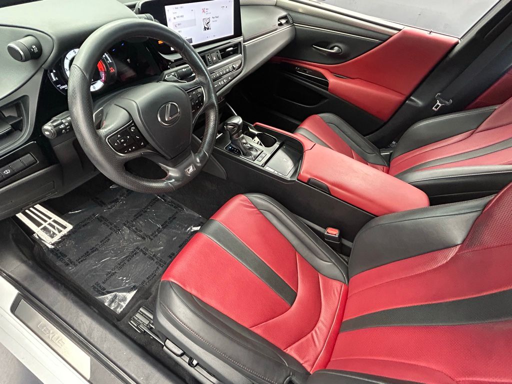 Used 2023 White Lexus 300h image 38