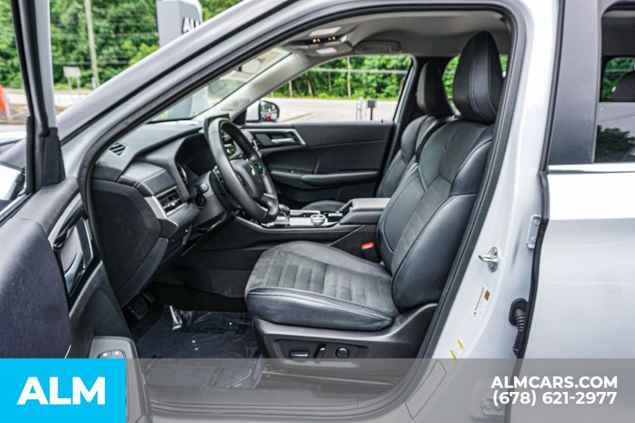 2025 Mitsubishi Outlander SE - Photo 19