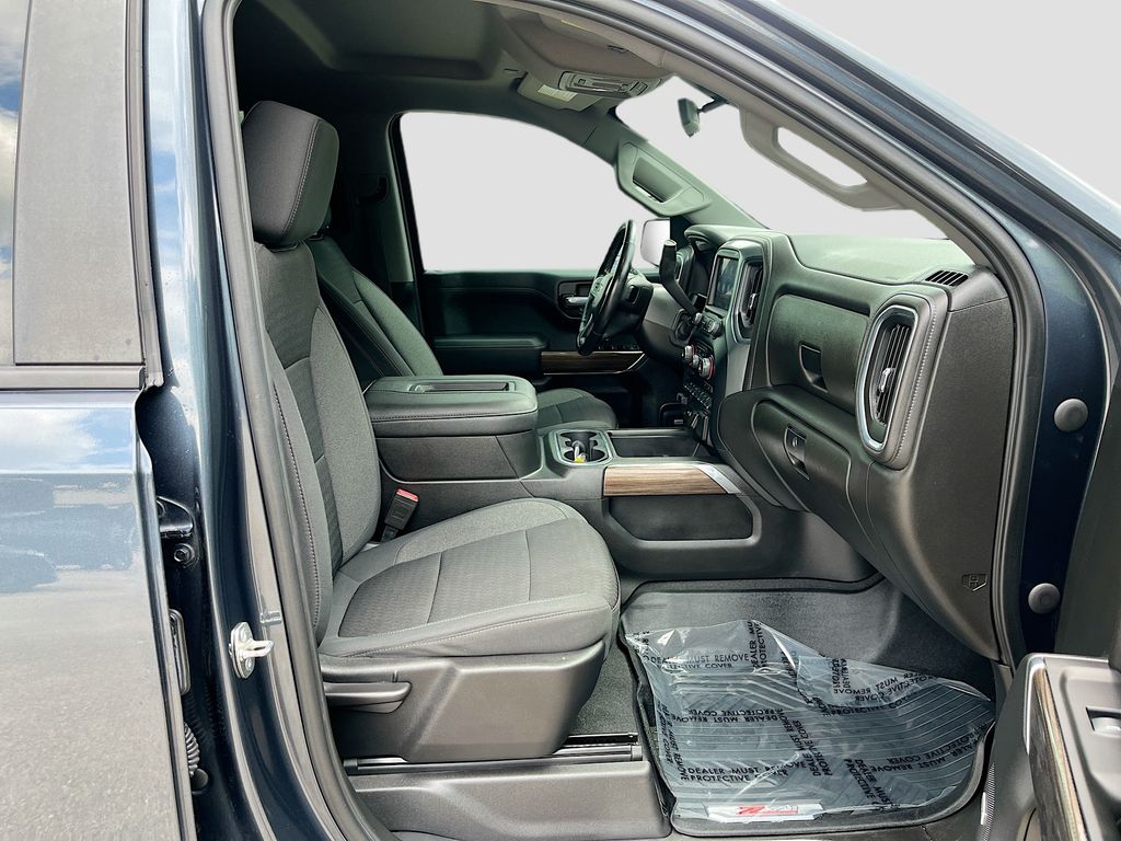 Used 2022 Gray Chevrolet RST image 28