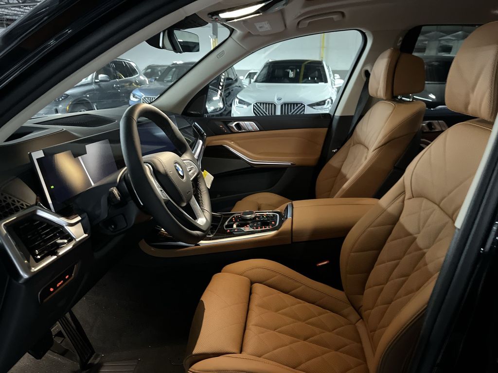 Thumbnail: 2026 BMW X7 - 11