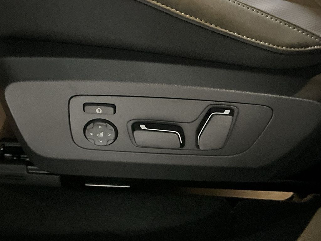 Thumbnail: 2025 BMW X3 - 12