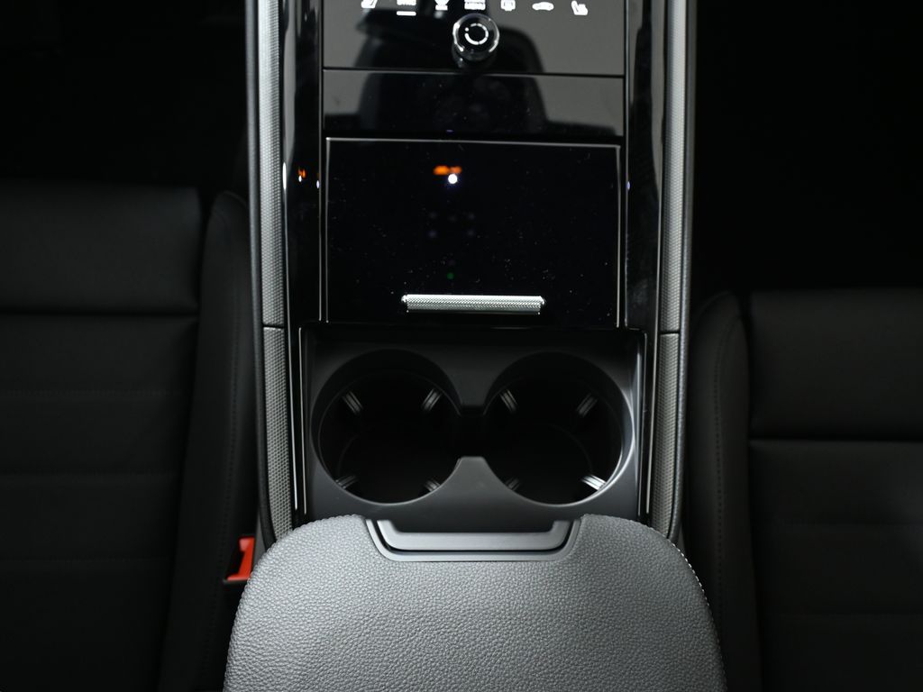 Thumbnail: 2026 Porsche Panamera - 25