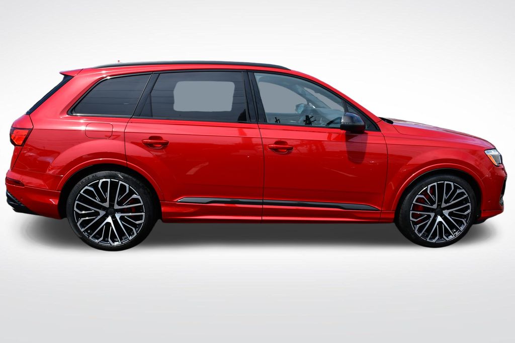 Thumbnail: 2026 Audi SQ7 - 6